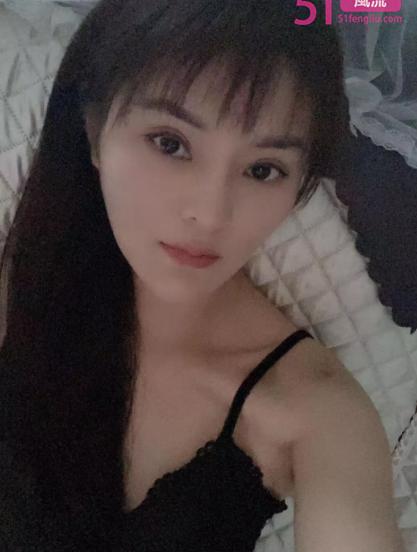 170高挑身材的小美女